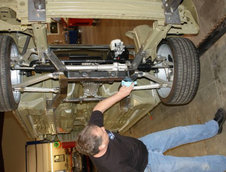 Tractorri: Gallardo inside, Mustang outside