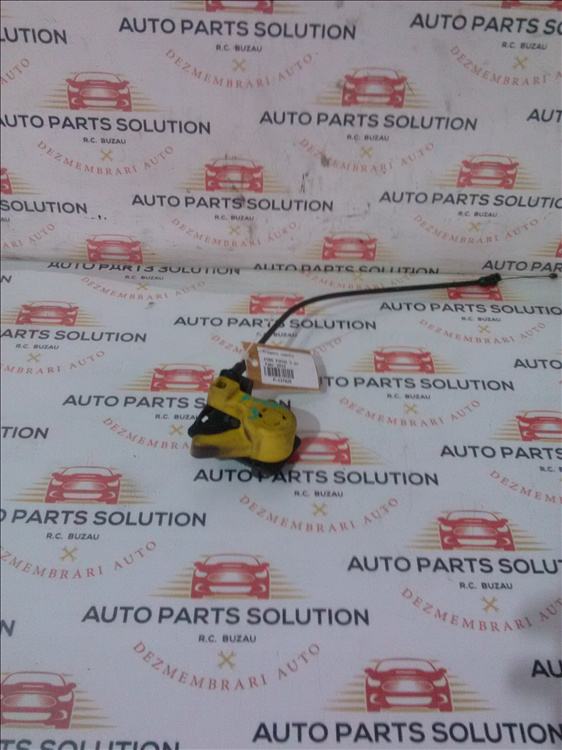 Tragaci capota FORD FOCUS 3 an fabr.2012