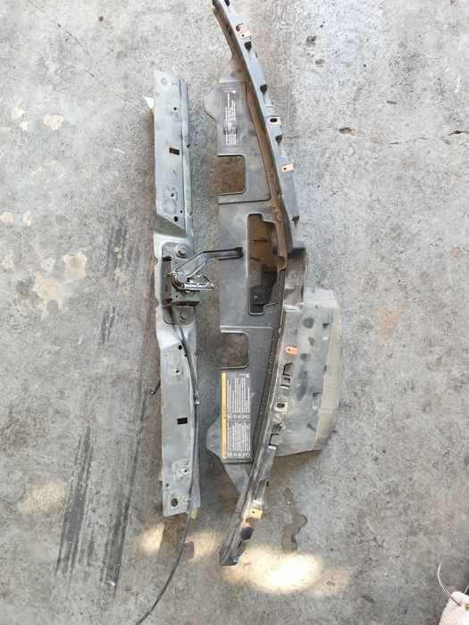 Trager calandru fata panou central traversa capota Opel Insignia