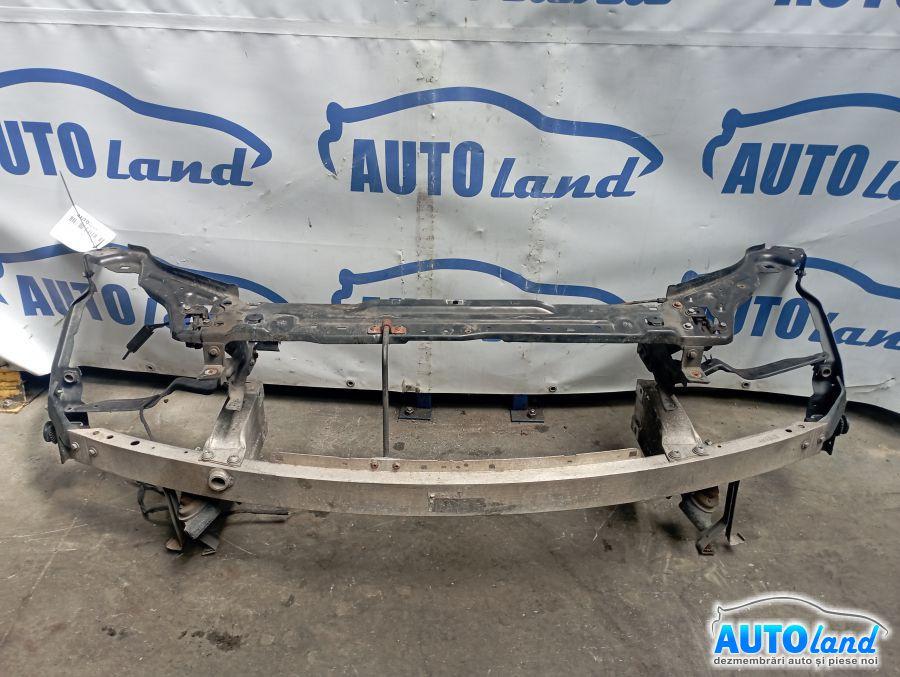 Trager Calandru Panou Fata Cu Intaritura, Ochelar Faruri, Broaste Capota Mercedes-Benz C-CLASS W204 2007