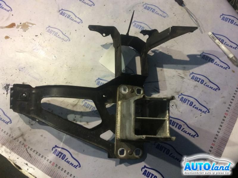 Trager Calandru Panou Fata Ochelar Far Dreapta BMW 5 E60 2003