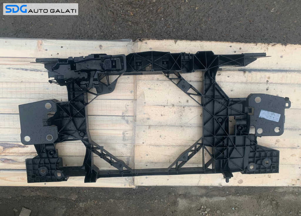 Trager Trager Panou Frontal Calandru Renault Megane 3 2008 - 2015 Cod 752100004R