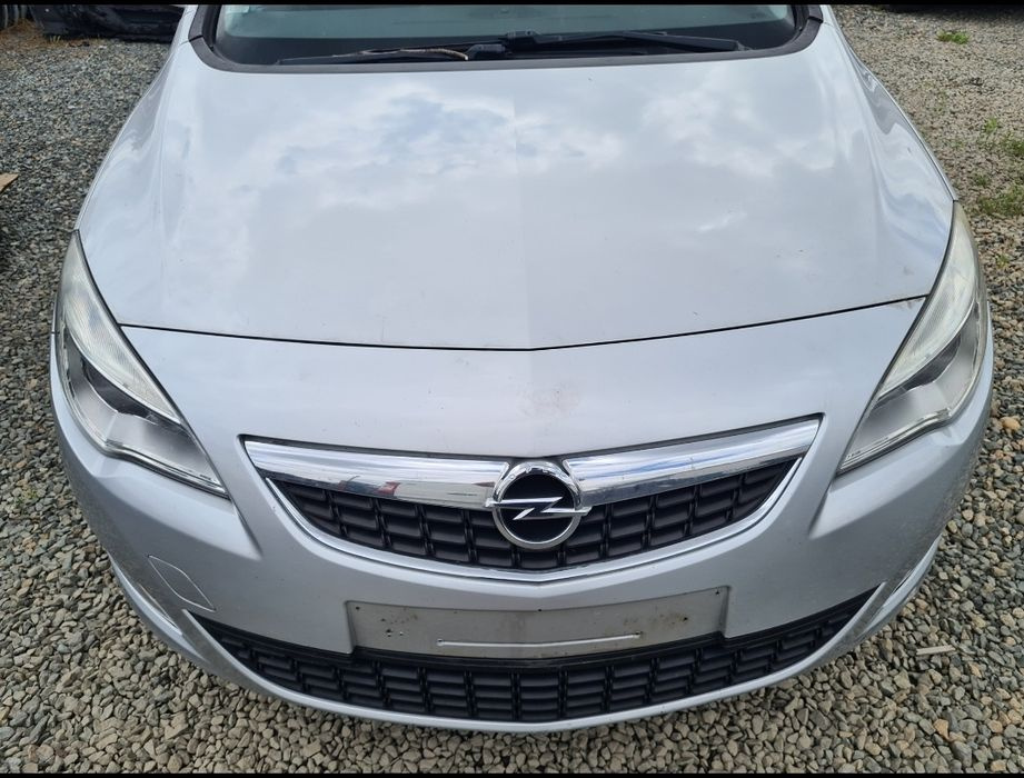 Trager traversa centrala Opel Astra J