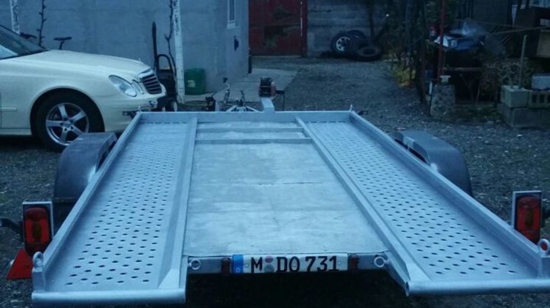 Trailer Auto