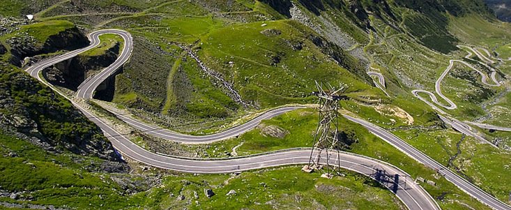 Transfagarasanul a fost inclus in topul celor mai periculoase drumuri din lume Transfagarasanul a fost inclus in topul celor mai periculoase drumuri din lume
