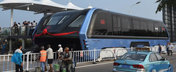 Chinezii au facut autobuzul care merge peste traficul aglomerat: Firea, asa ceva ne trebuie in Bucuresti!