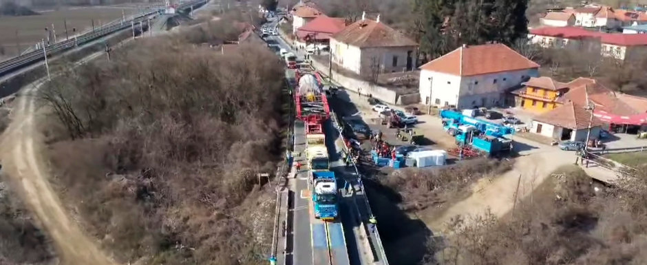 Transport agabaritic record in Romania. Este pentru prima data cand se foloseste aceasta tehnologie Transport agabaritic record in Romania. Este pentru prima data cand se foloseste aceasta tehnologie