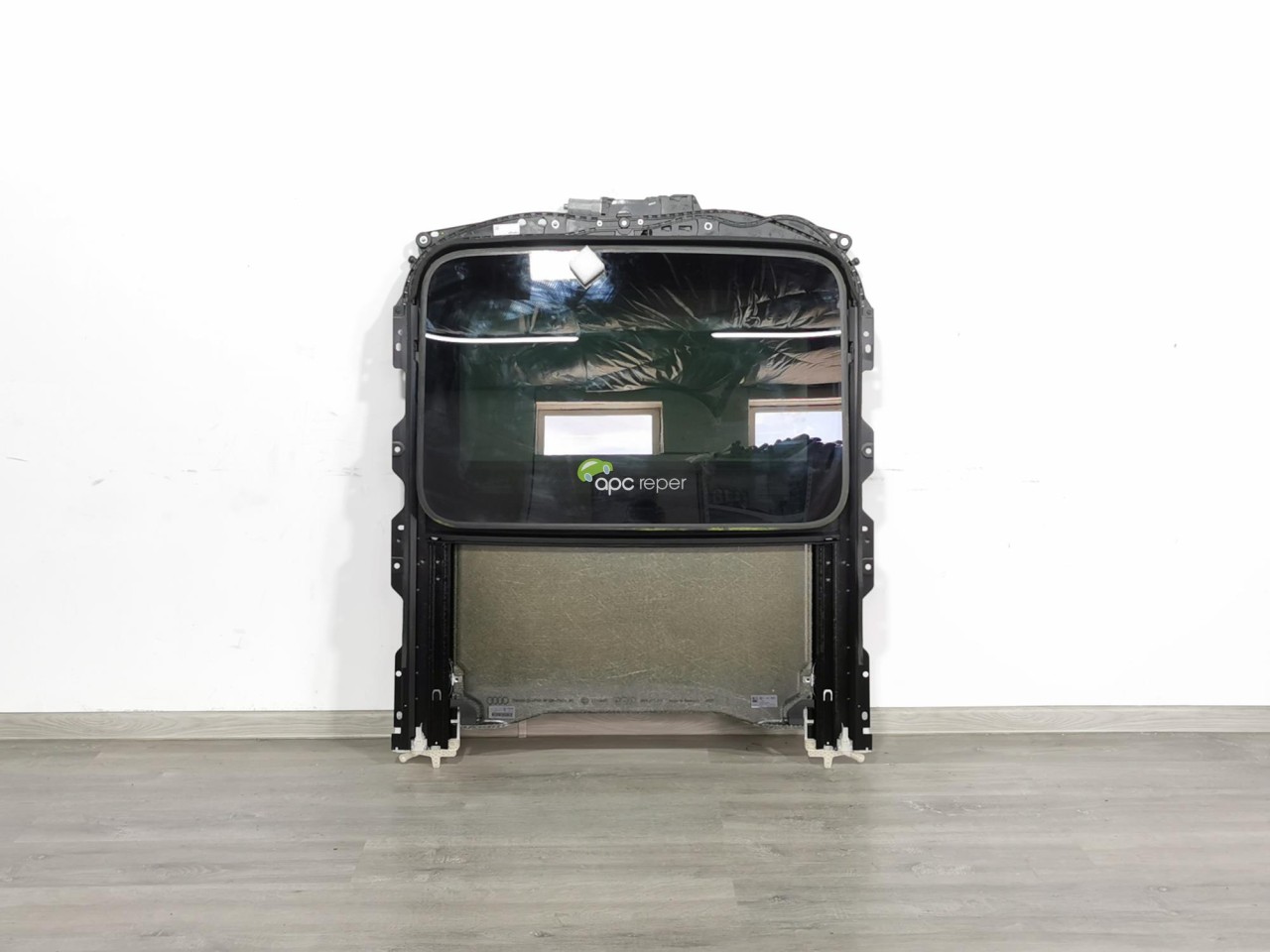 Trapa Originala Audi A4 B9 (8W) Sedan - Cod: 8W5877041A