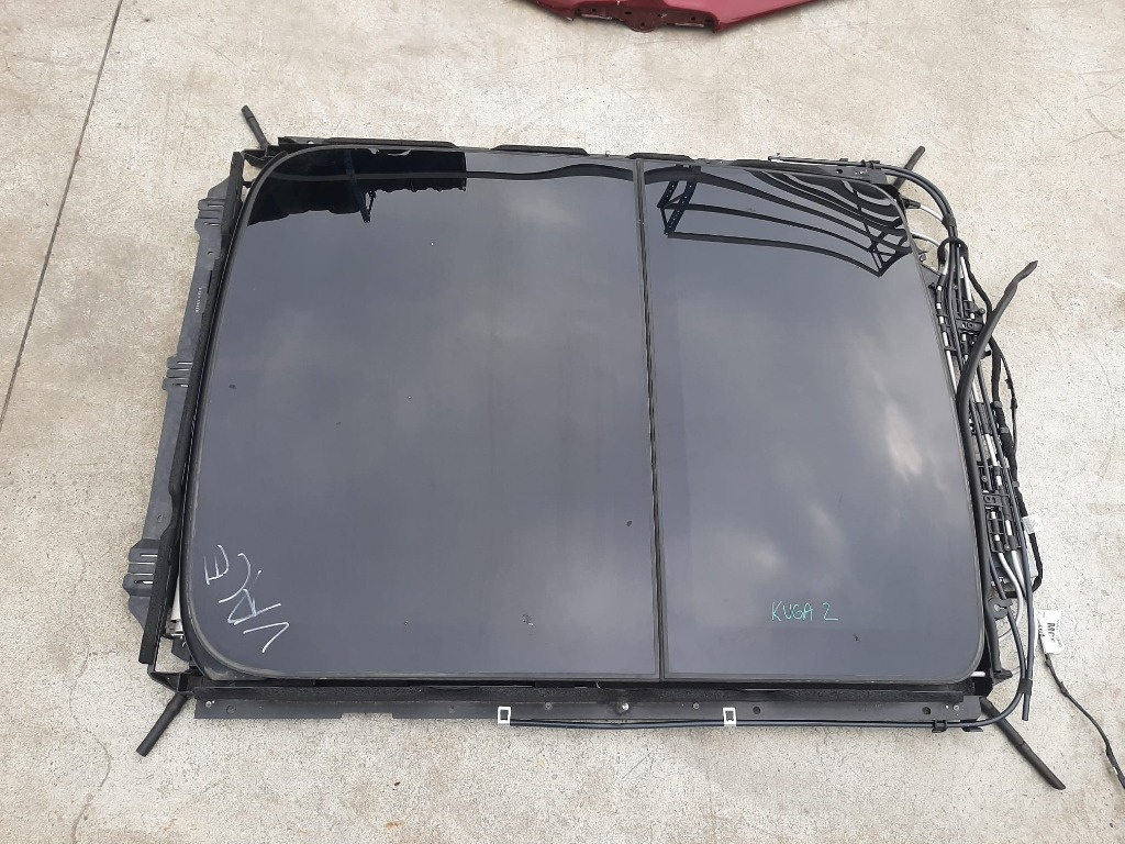 Trapa plafon panoramic cu motoras ford kuga 2 dm2