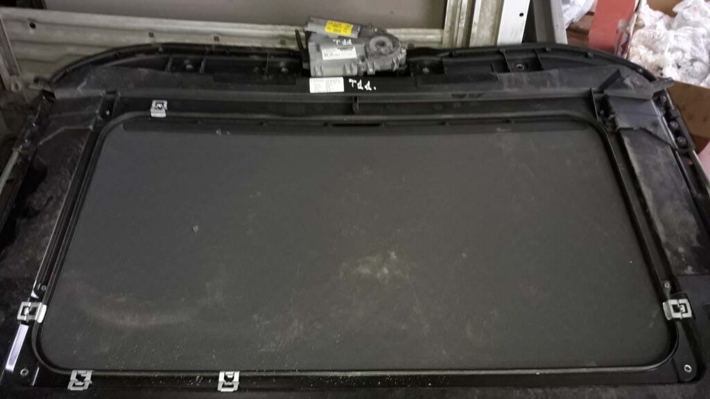 trapa SOLAR AUDI A6 8E5877041T / 4B0959591 / 404424 / 88060D8E5877041T / 4B0959591 / 404424 / 88060D