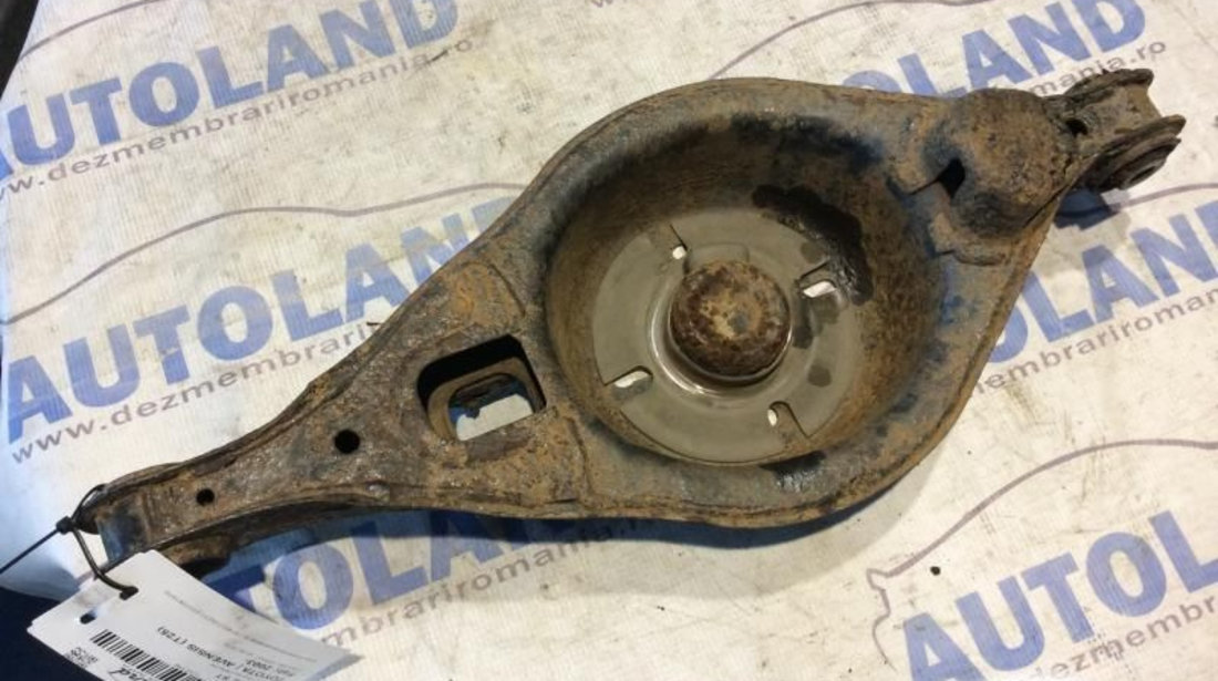 Trapez Stanga Spate O Bucsa Defecta Toyota AVENSIS T25 2003