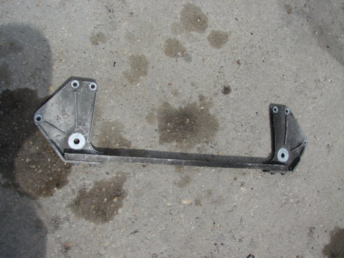 Traversa aluminiu Audi A8 D2/4D [1994 - 1999] Sedan 4-usi 2.8 tiptronic (193 hp)