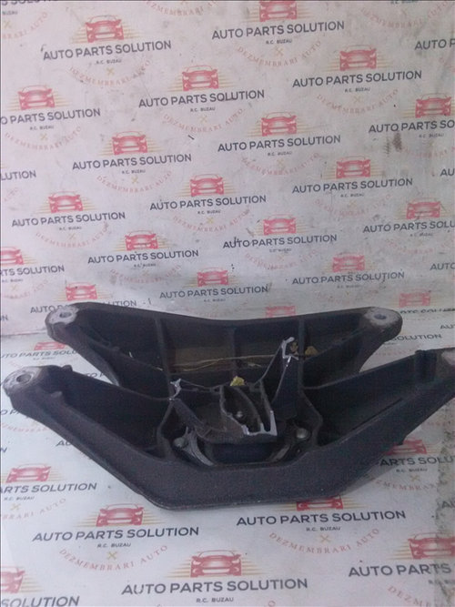 Traversa cutie viteze AUDI A4 B8 1.8 TFSI an fabr. 2011