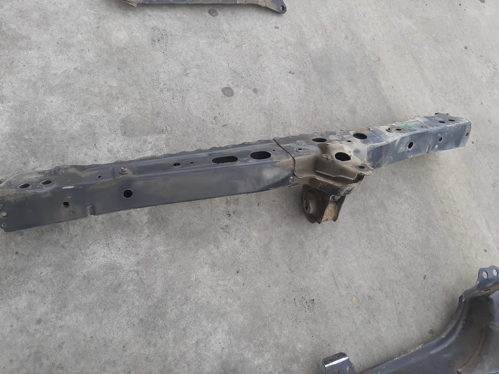 Traversa inferioara toyota auris e15 1.4 d-4d 2007