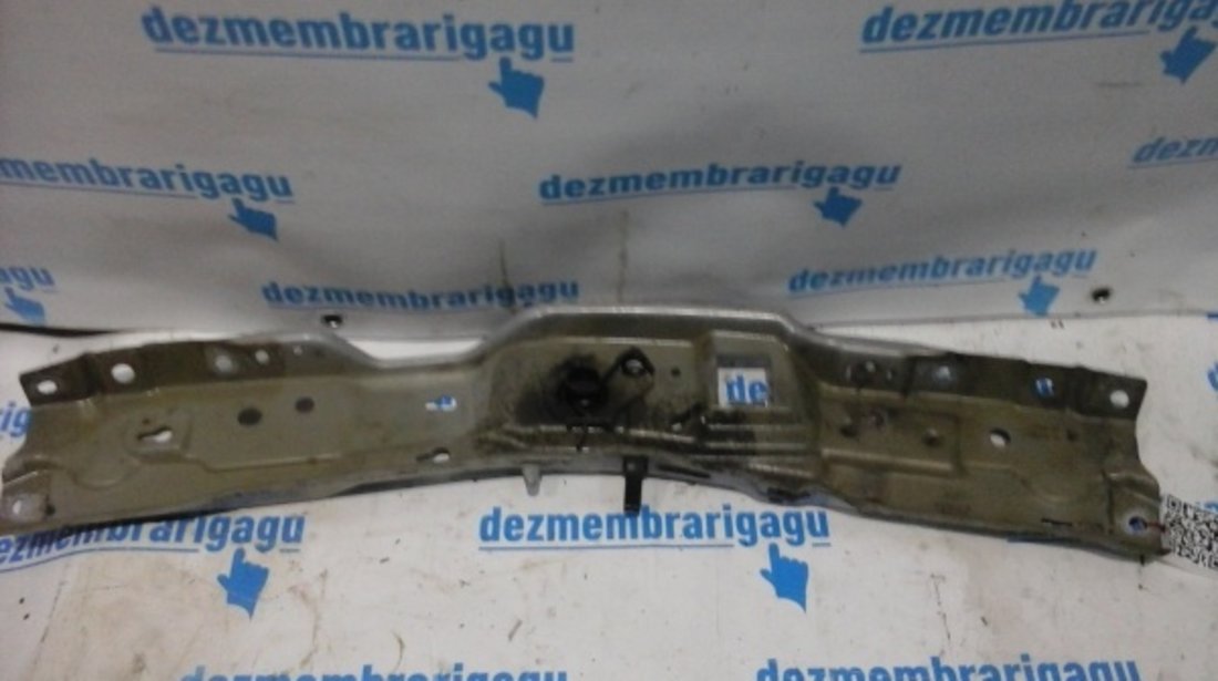 Traversa intre faruri Opel Meriva