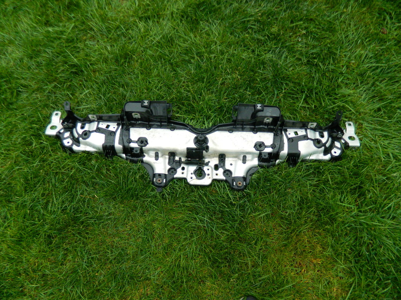 Traversa superioara trager ,panou frontal Porsche Macan cod 95B805931G