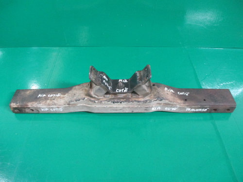 TRAVERSA / SUPORT CUTIE VITEZE KIA SORENTO 1 2.5 CRDI 4x4 FAB. 2002 – 2009 ⭐⭐⭐⭐⭐
