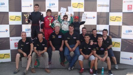Trei piloti pe podium Trei piloti pe podium