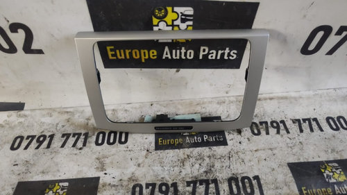 Trim navigatie Vw Passat B6 2.0 TDI cod motor CBB ,transmisie automata, an 2010 cod 3C0858069AE