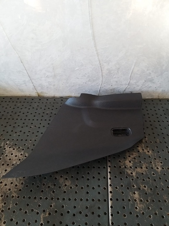 Trim ornament dreapta consola centrala peugeot 5008 2 9810277677