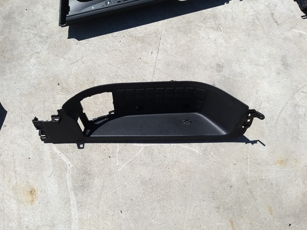 Trim ornament treapta stanga fata citroen jumpy 98091633zd 98133135zd 98100695zd