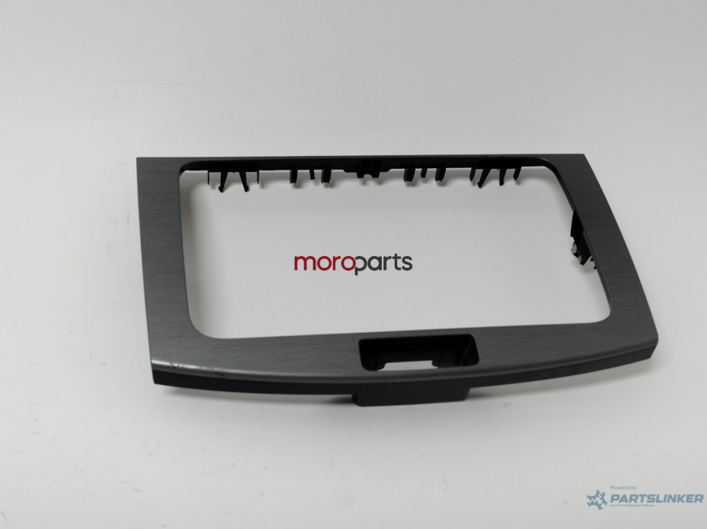 Trim radio VOLKSWAGEN PASSAT (362) [ 2010 - 2014 ] TDI (CFFB) 103KW|140HP VAG OEM 3AA858069F