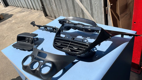 Trimuri bord Peugeot 208 1.2 VTI , cod motor HMZ, an de fabricatie 2015 cod 9672848677