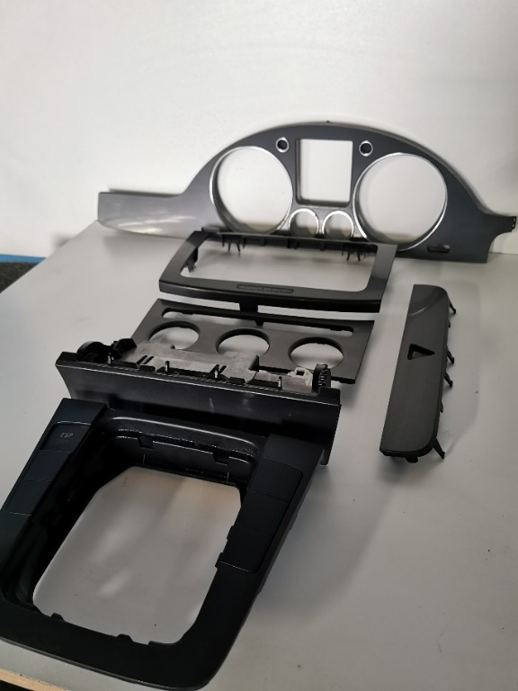 Trimuri / ornamente / scrumiera bord Vw Passat b6 imitație carbon