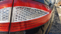 Tripla Lampa Stop Aripa Caroserie Dreapta Ford Mon...