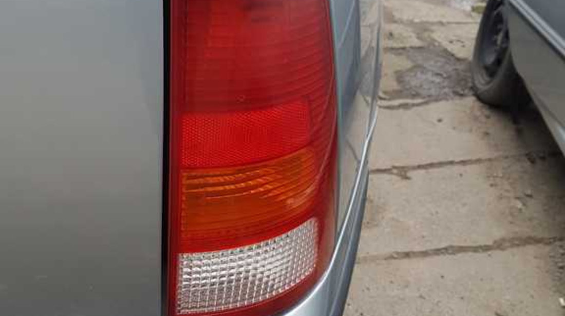 Tripla Lampa Stop Dreapta Ford Focus 1 Break Variant Combi 1998 - 2004