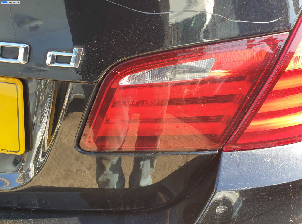 Tripla Lampa Stop Led Dreapta de pe Capota Portbagaj cu Fisura BMW Seria 5 F10 Sedan Berlina 2009 - 2017 [K3884]