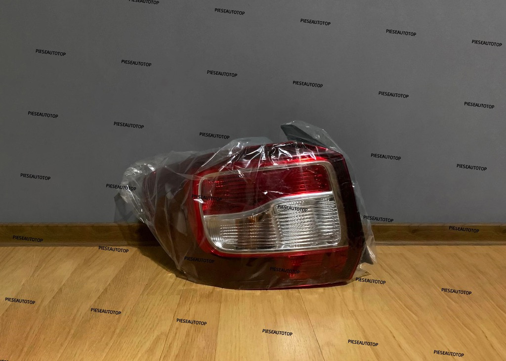Tripla Lampa stop stanga Dacia Logan 2 2013-2016 NOUA 265556233R Elba OEM