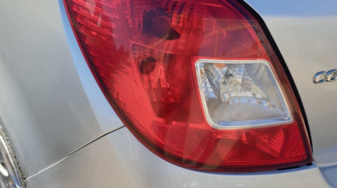 Tripla Lampa Stop Stanga Opel Corsa D 4 Usi 2006 - 2014