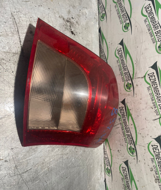 Tripla stop dreapta pe aripa Toyota Yaris 2 [2005 - 2009] Hatchback 5-usi