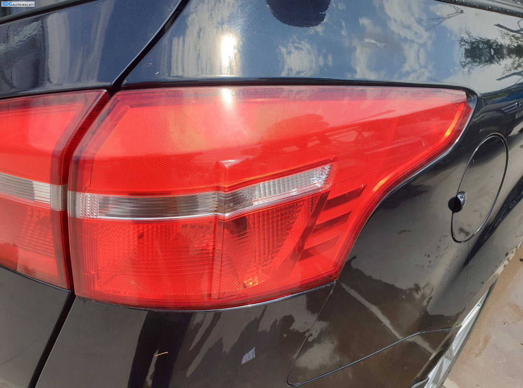 Tripla Stop Lampa Dreapta de pe Aripa Caroserie cu Imperfectiune Ford Focus 3 Break Combi FL Facelift 2014 - 2018 [K6418]