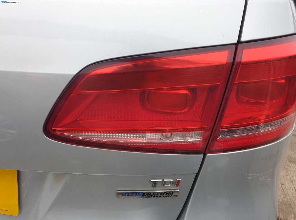 Tripla Stop Lampa Dreapta de pe Haion Haion Portbagaj Volkswagen Passat B7 Break Combi 2010 - 2015 [K3748]