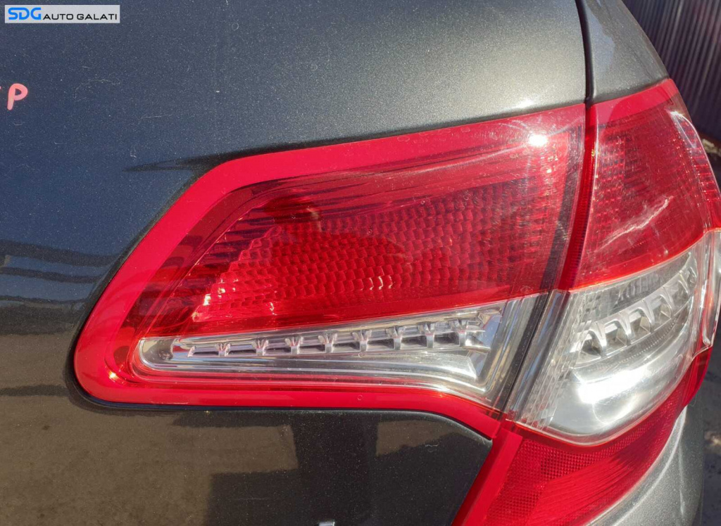 Tripla Stop Lampa Dreapta de pe Haion Haion Portbagaj Citroen C4 II 2010 - 2015 [C7832]