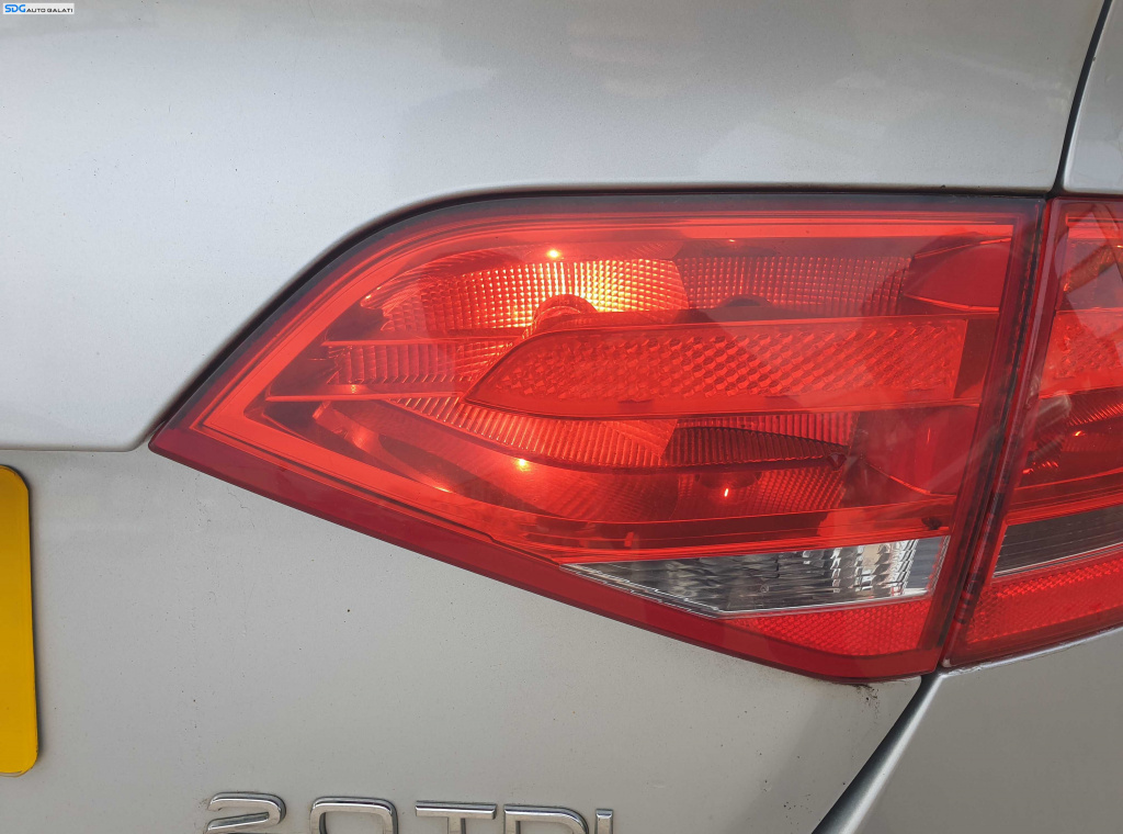 Tripla Stop Lampa Dreapta de pe Haion Haion Portbagaj Audi A4 B8 Berlina Sedan NFL Non Facelift 2008 - 2012 [K2307]