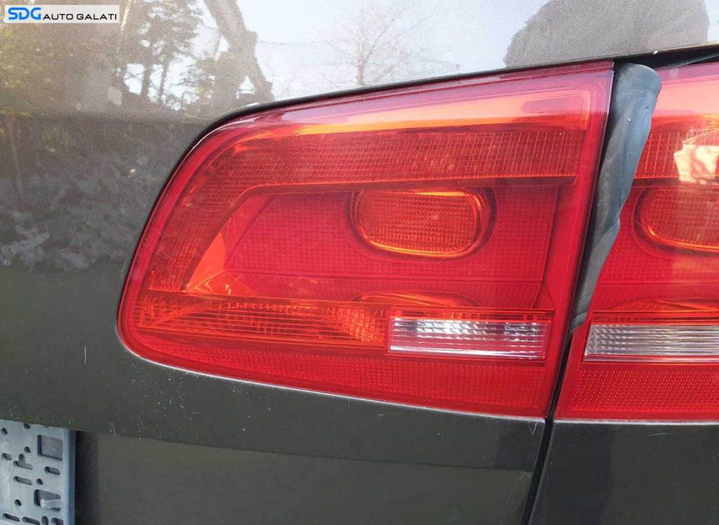 Tripla Stop Lampa Dreapta de pe Haion Haion Portbagaj Volkswagen Touran 1T3 2010 - 2015 [C8081]