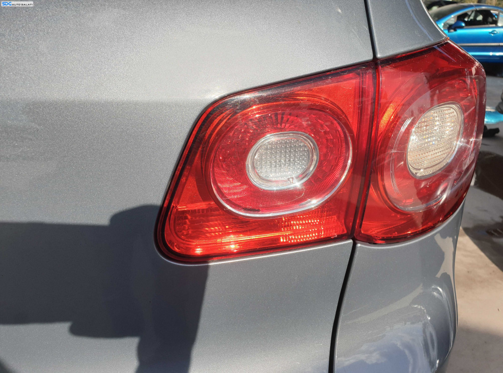 Tripla Stop Lampa Dreapta de pe Haion Haion Portbagaj Volkswagen Tiguan NFL Non Facelift 2007 - 2011 [K6186]