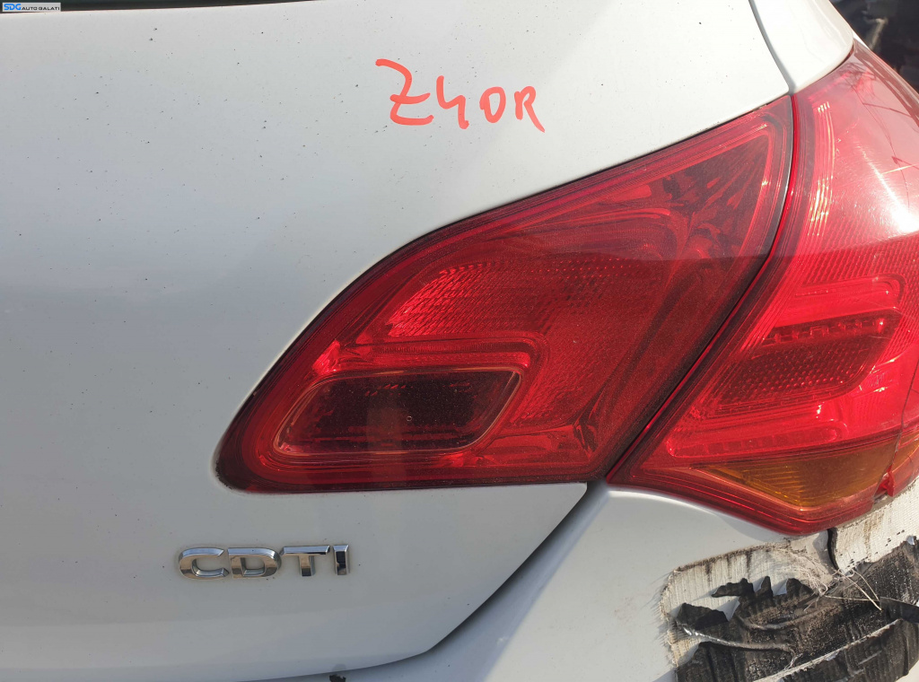 Tripla Stop Lampa Dreapta de pe Haion Haion Portbagaj Opel Astra J Hatchback NFL Non Facelift 2009 - 2012 [K3633]