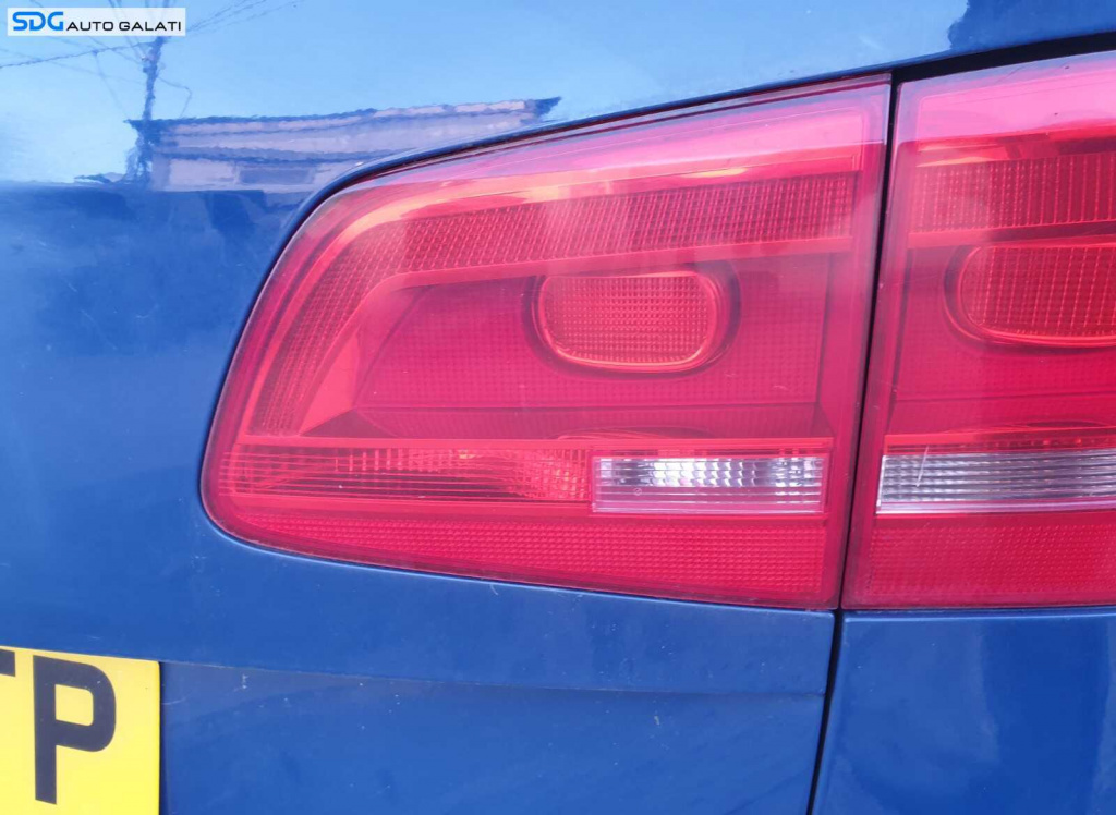 Tripla Stop Lampa Dreapta de pe Haion Haion Portbagaj Volkswagen Touran 1T3 2010 - 2015 [C9210]