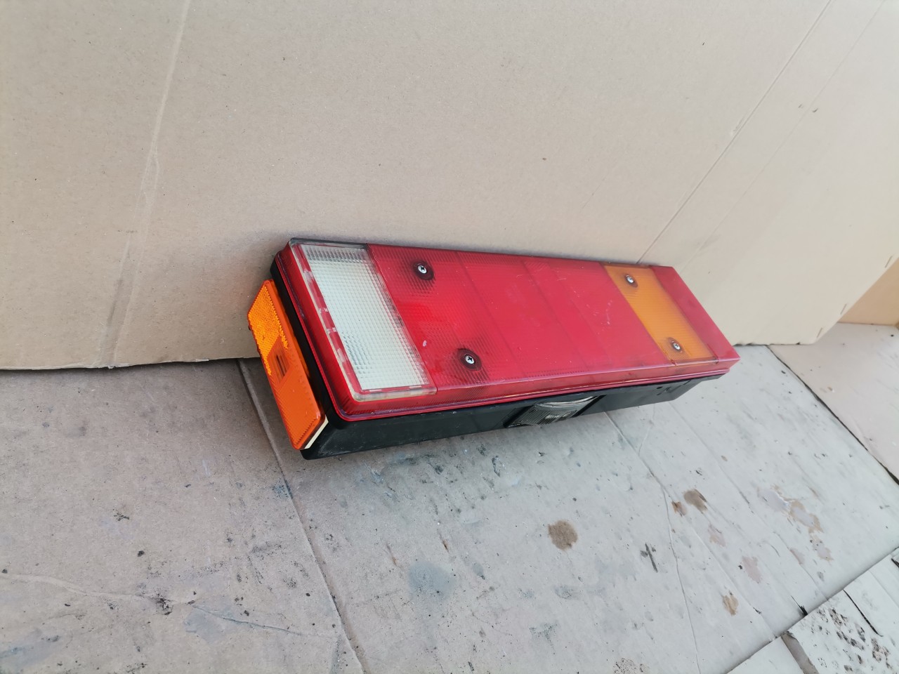Tripla Stop lampa spate stanga camion duba 12/24V