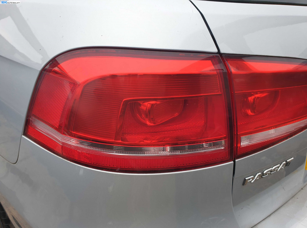 Tripla Stop Lampa Stanga de pe Aripa Caroserie Volkswagen Passat B7 Break Combi 2010 - 2015 [K3750]