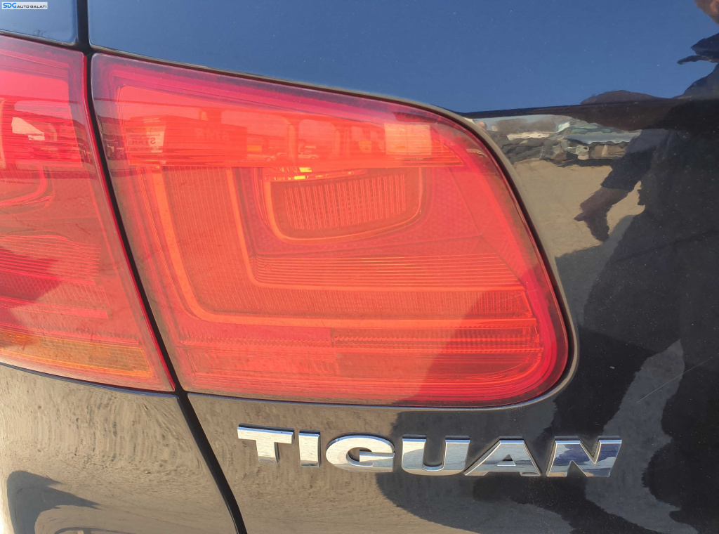 Tripla Stop Lampa Stanga de pe Haion Haion Portbagaj Volkswagen Tiguan FL Facelift 2011 - 2015 [K3831]