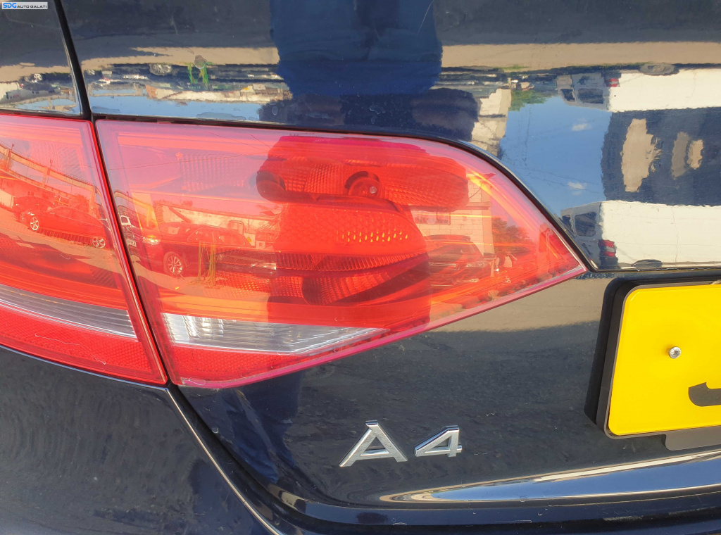 Tripla Stop Lampa Stanga de pe Haion Haion Portbagaj Audi A4 B8 Berlina Sedan NFL Non Facelift 2008 - 2012 [K4643]