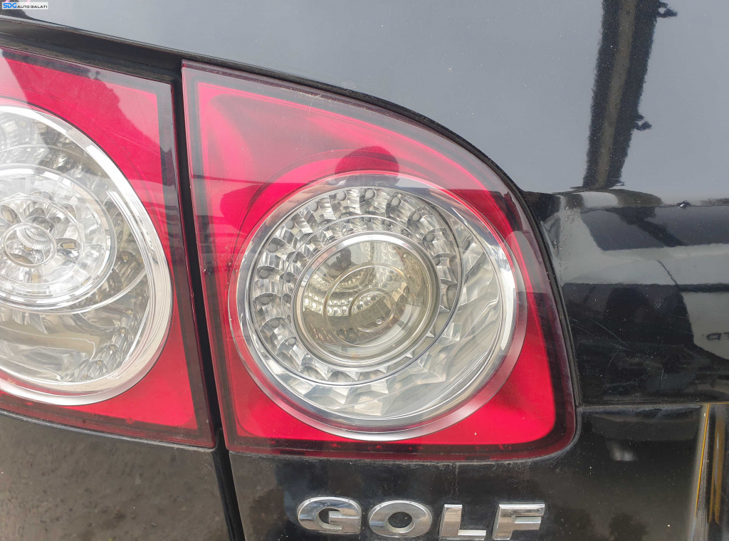 Tripla Stop Lampa Stanga de pe Haion Haion Portbagaj Volkswagen Golf 5 Plus 2004 - 2008 [K5088]