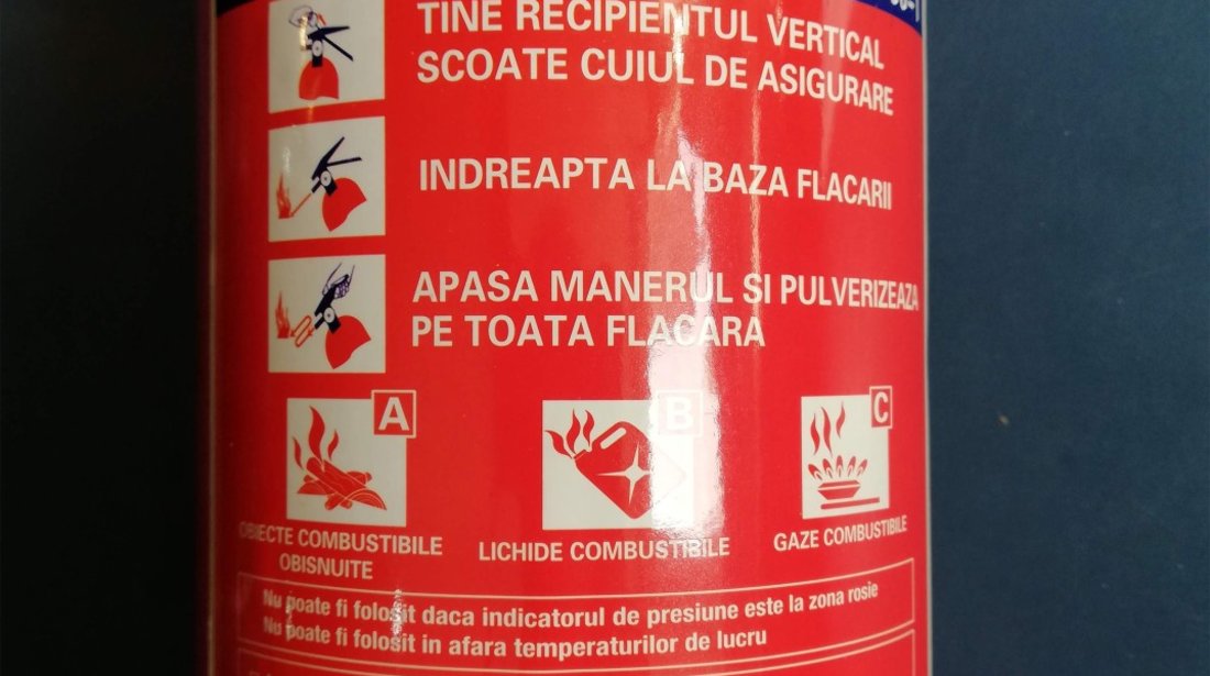 Trusa medicala, Stingator, Vesta, 2 Triunghiuri – Kit auto obligatoriu / Pachet legislativ