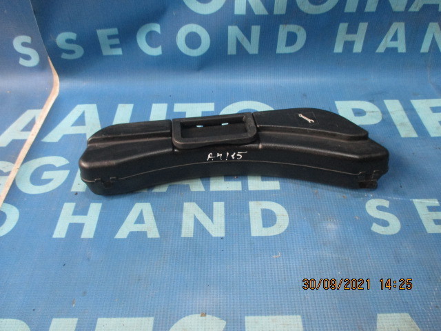 Trusa scule Audi A4 2006; 8E0012111A