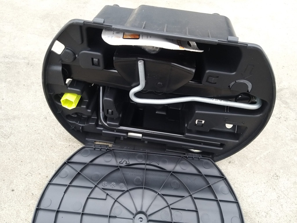 Trusa scule cric,cheie si carlig citroen c5 aircross 9817224380